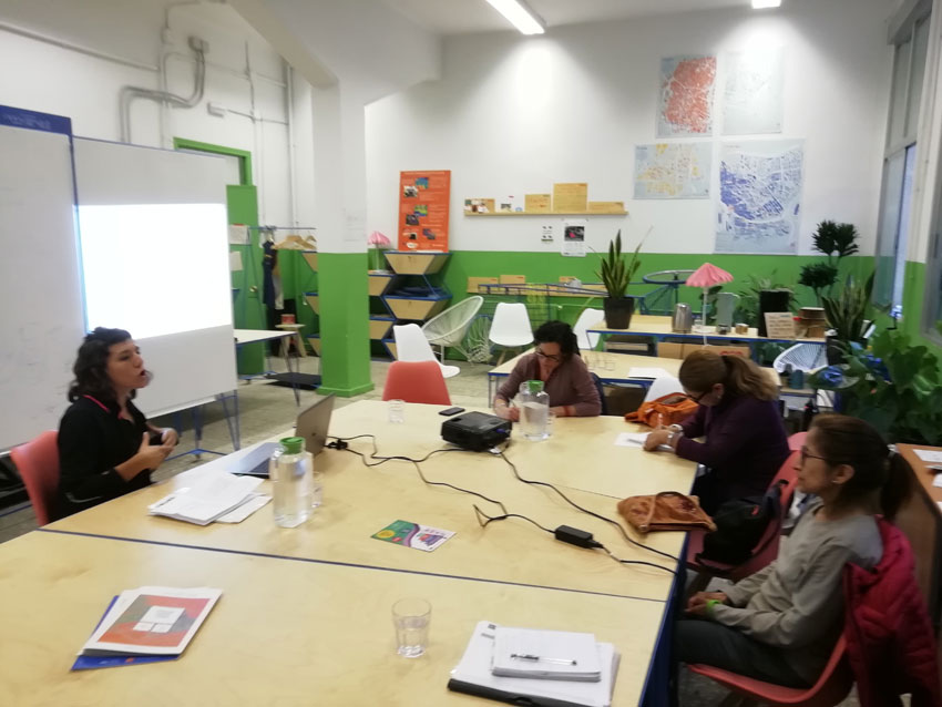  Foto durante el Taller de Atención Integral y Centrada en la Persona en A3CALLES